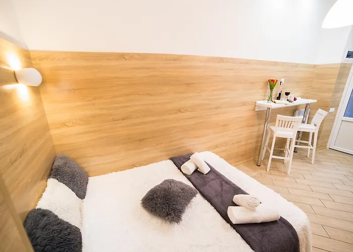 Апартаменты Mini Economy Apartments- Filatova 10 *