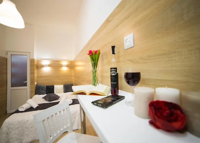 Mini Economy Apartments- Filatova 10 *